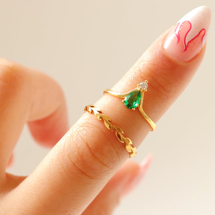 DAINTY CROWN RING