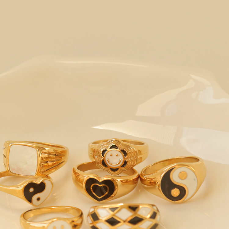 MIA SMILE RING
