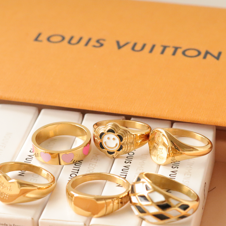 MIA SMILE RING