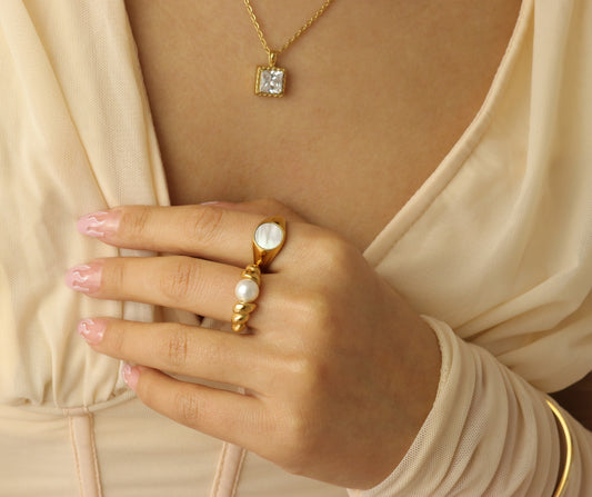 PEARL TWIST RING