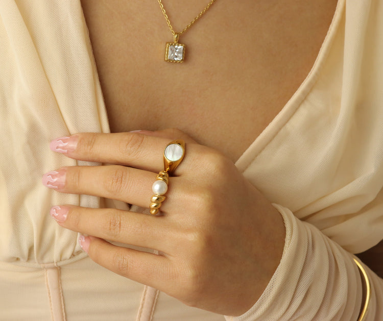 PEARL TWIST RING