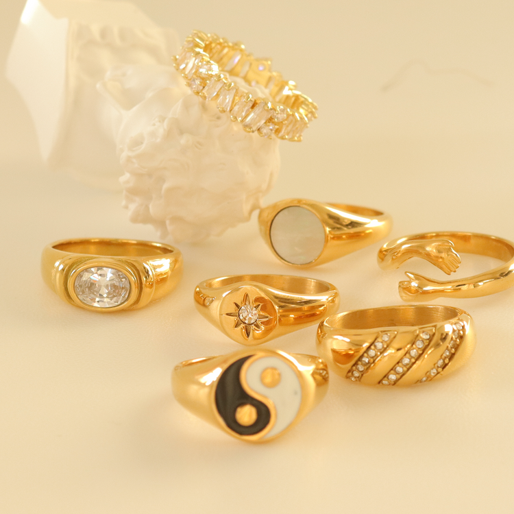 SHINING STAR GOLD RING