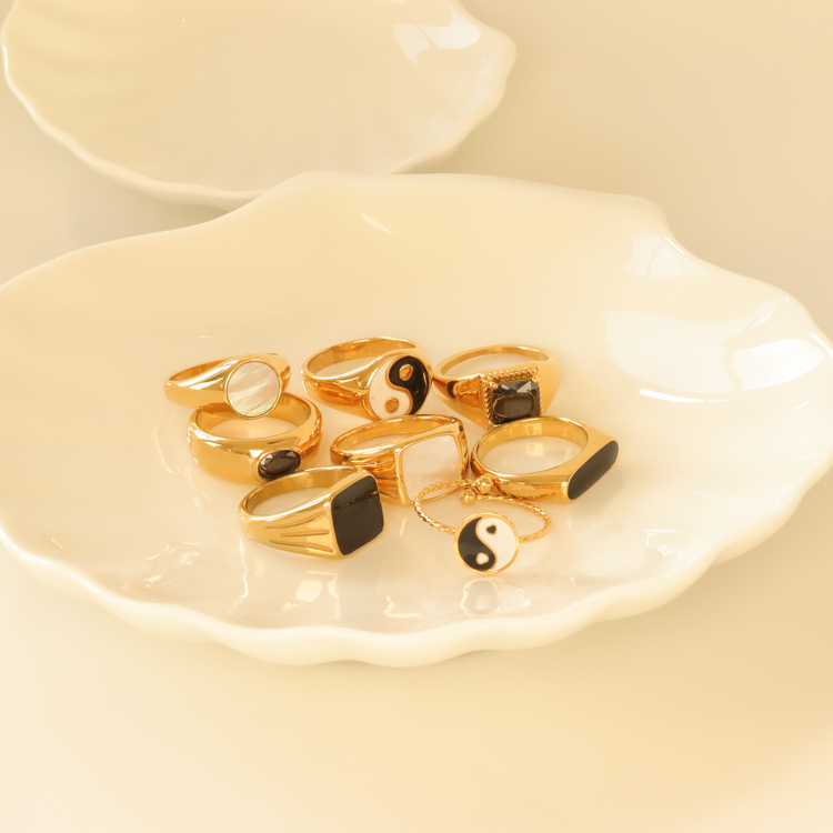YIN/YANG GOLD RING