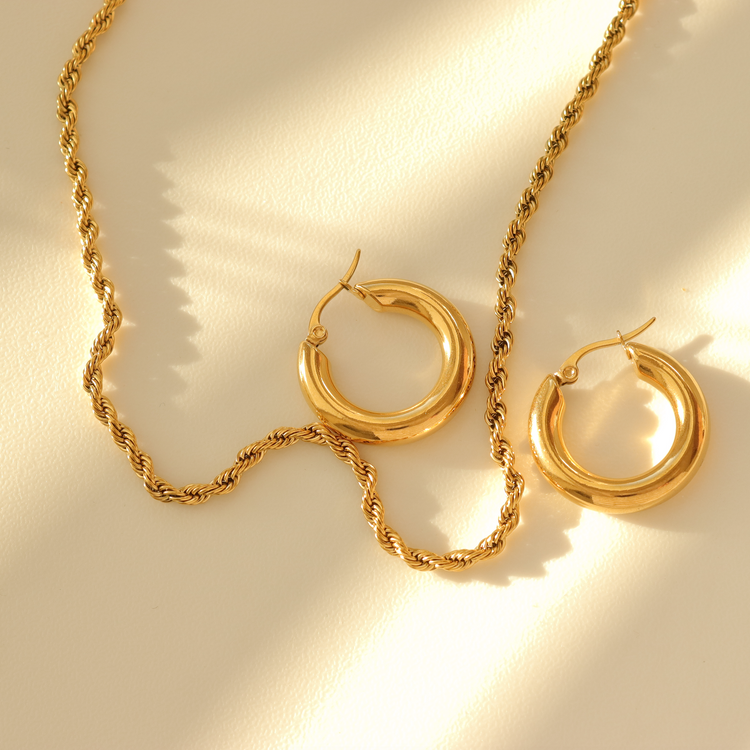 ESSENTIAL TWIST CHAIN NECKLACE