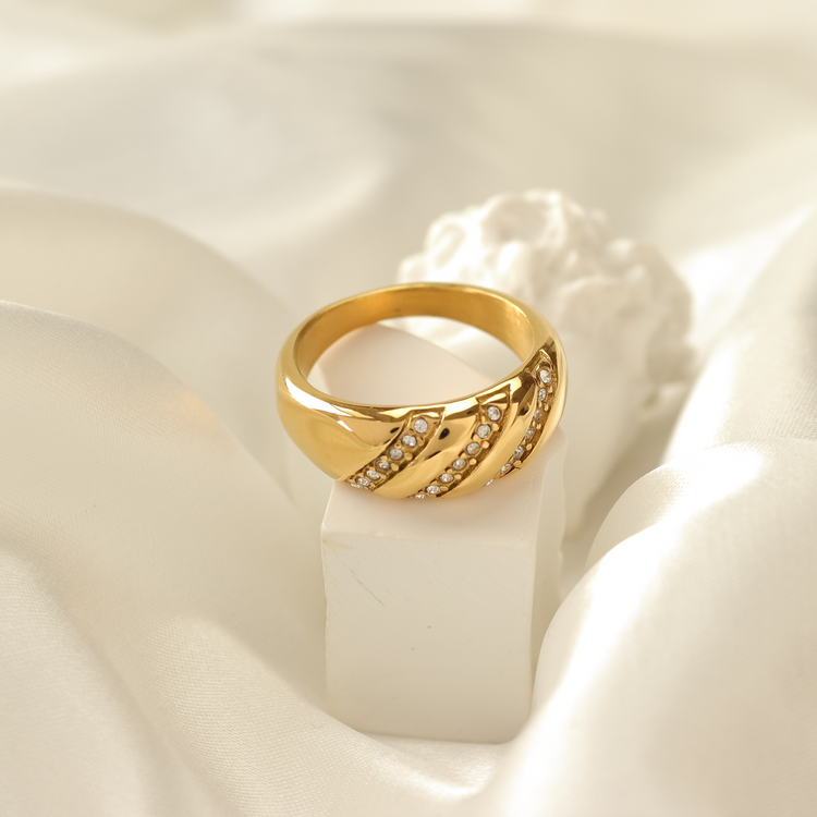 CAMILLA GOLD RING