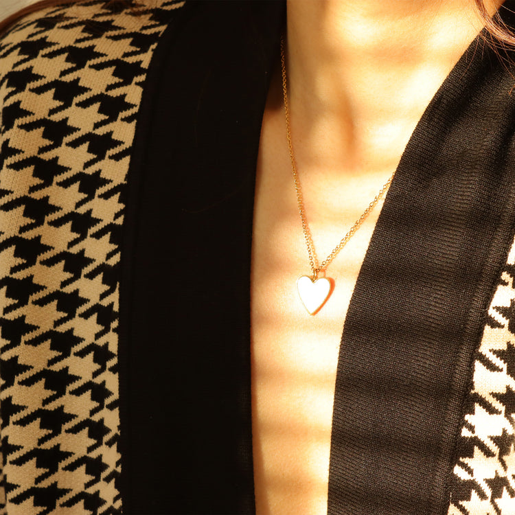 WHITE HEART NECKLACE