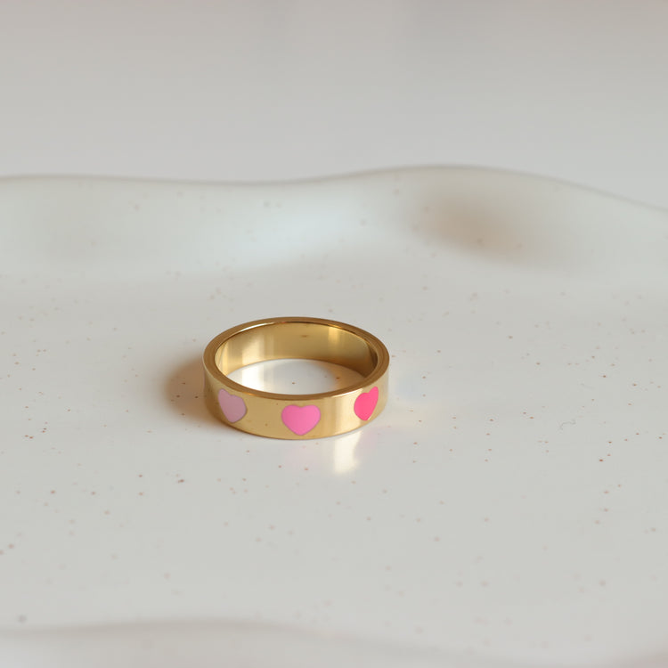 HEART HUG RING