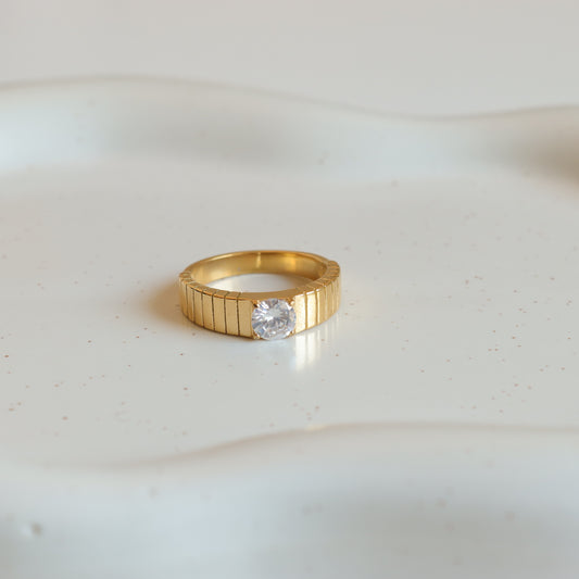 ELLA RING