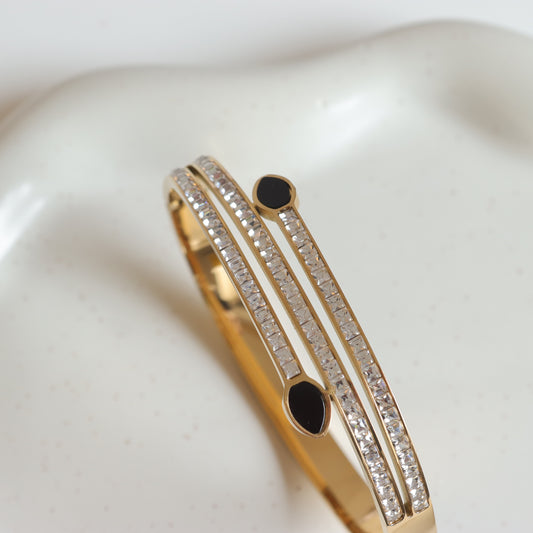 BLACK CRYSTAL BRACELET