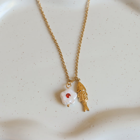 FLOWER PEARL FISH NECKLACE