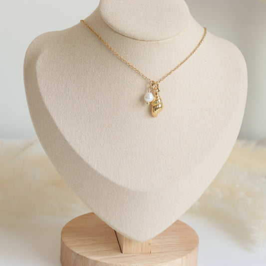 SEASHELL PEARL NECKLACE