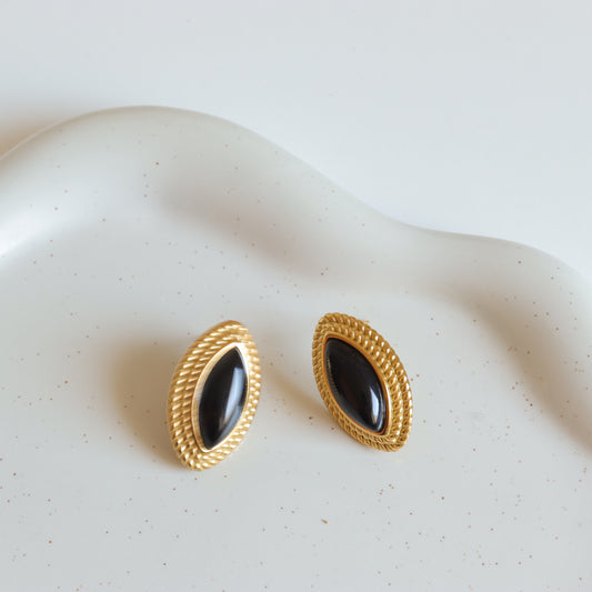 BLACK VICTORIA EARRINGS