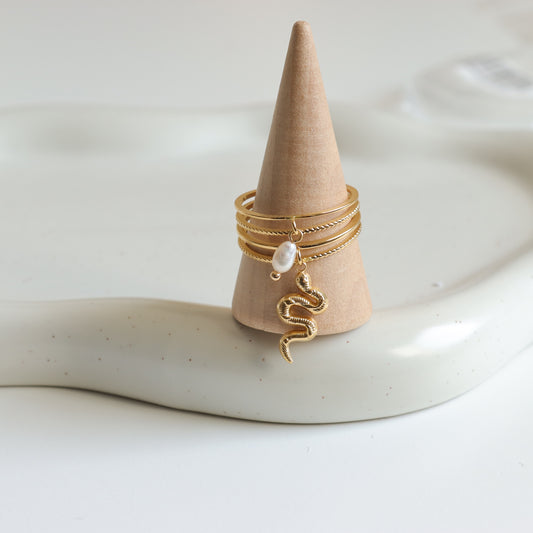 SNAKE PEARL PENDANT RING