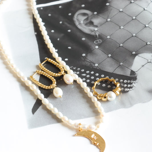 FRESH WATER PEARL EARRINGS