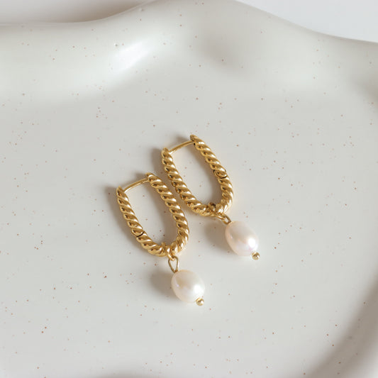 FRESH WATER PEARL EARRINGS