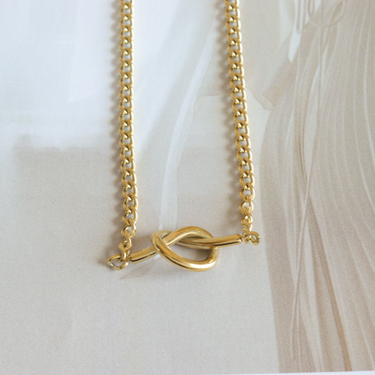 ETERNITY KNOT NECKLACE