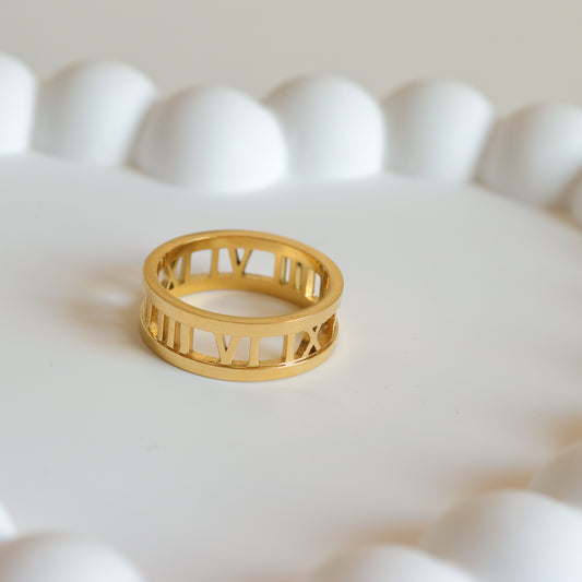 ROMAN BAND RING