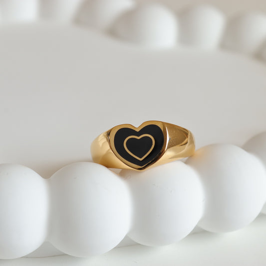 BLACK HEART RING