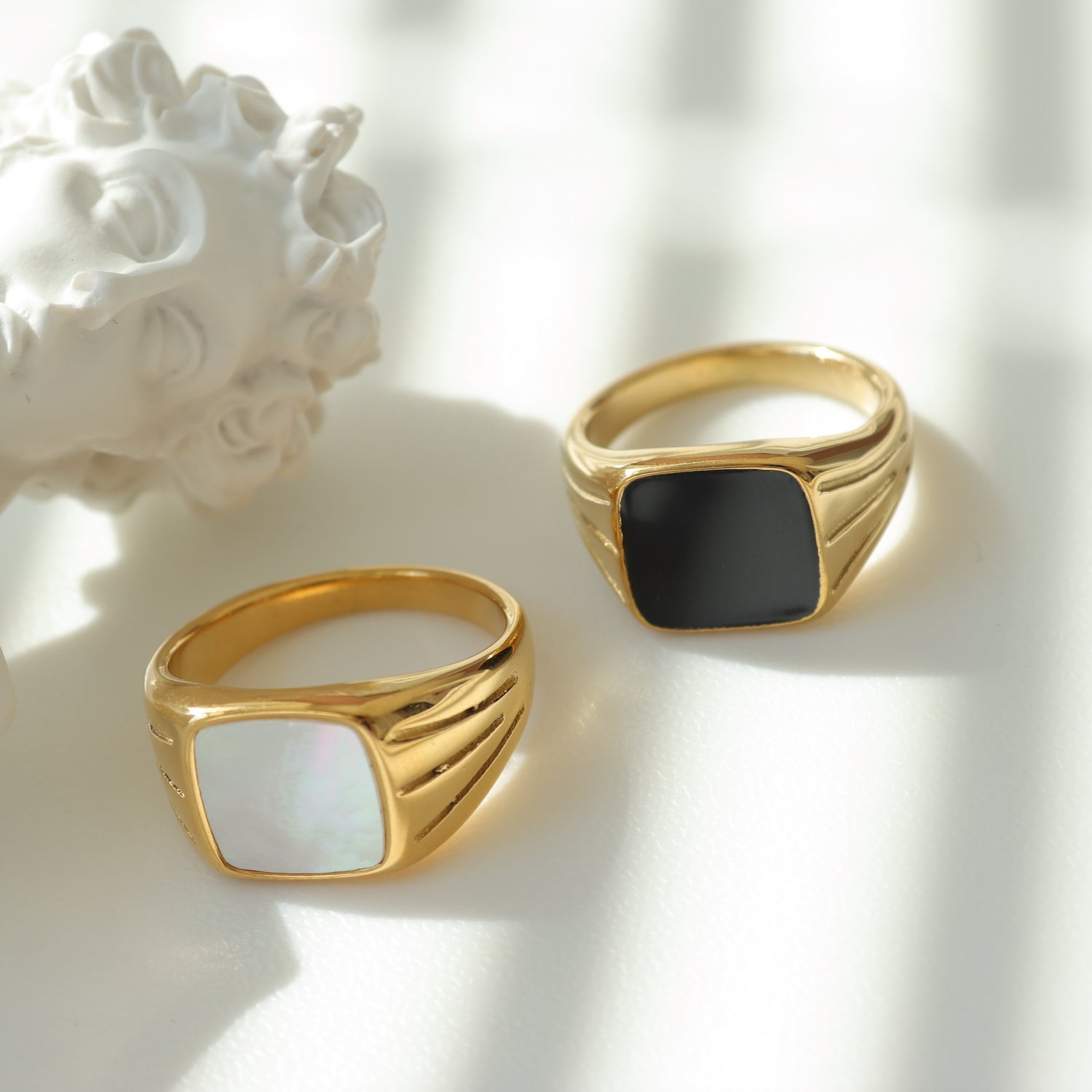BLACKSTONE RING-VENUS LOVES JEWELLERY
