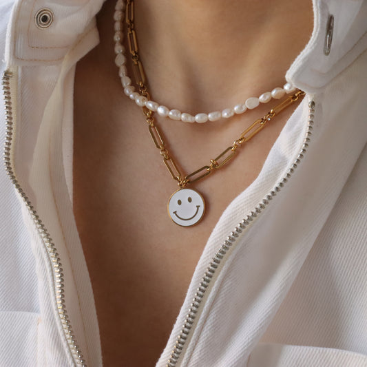 SMILE NECKLACE