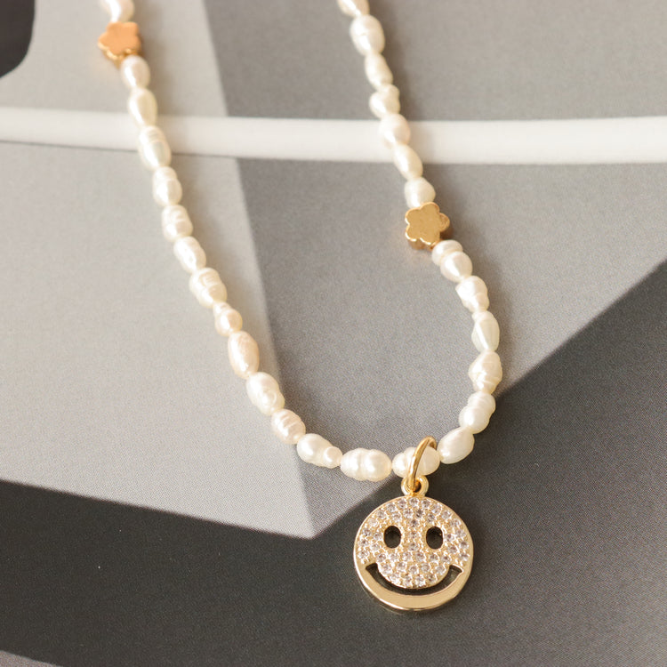 PEARL SMILE NECKLACE
