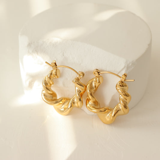 CROISSANT TWIST EARRINGS