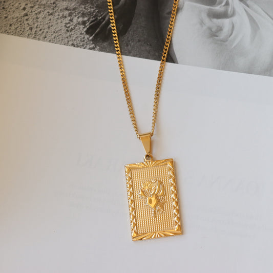 FLOWER PENDANT NECKLACE