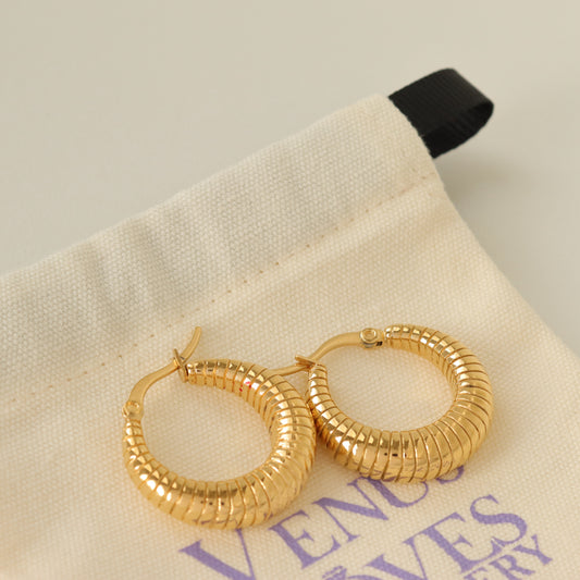 RIDGE HOOP EARRINGS