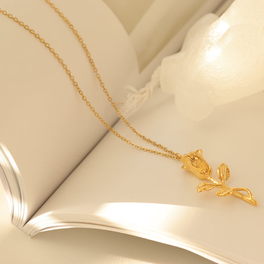 ROSE NECKLACE