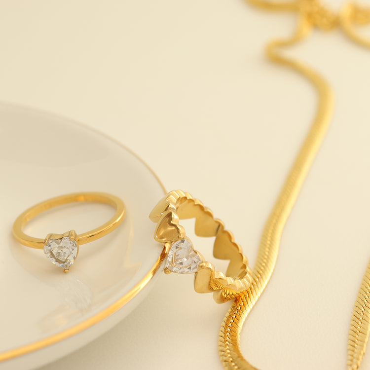 HEART LOOP RING