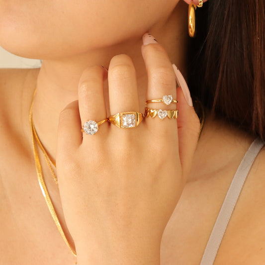 HEART LOOP RING