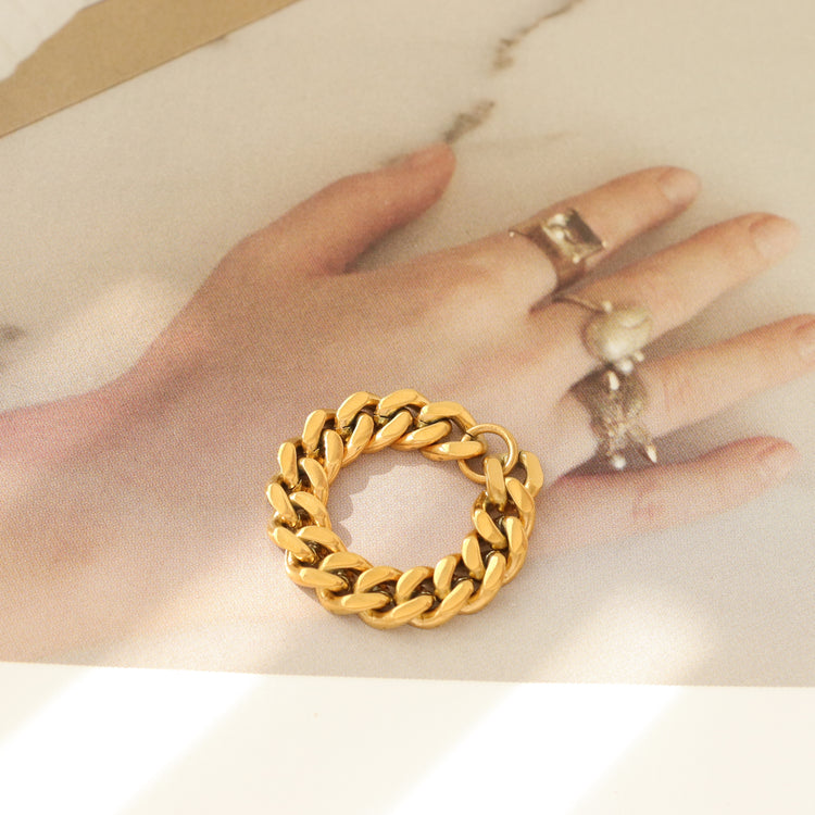 ESSENTIAL CHAIN RING
