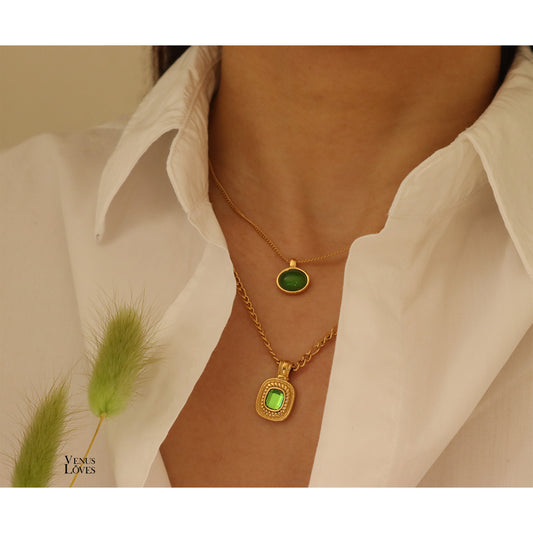 EMERALD VINTAGE NECKLACE