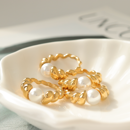 PEARL TWIST RING